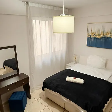 Апартаменти Lux Beachside *