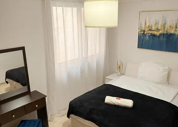 Апартаменти Lux Beachside *